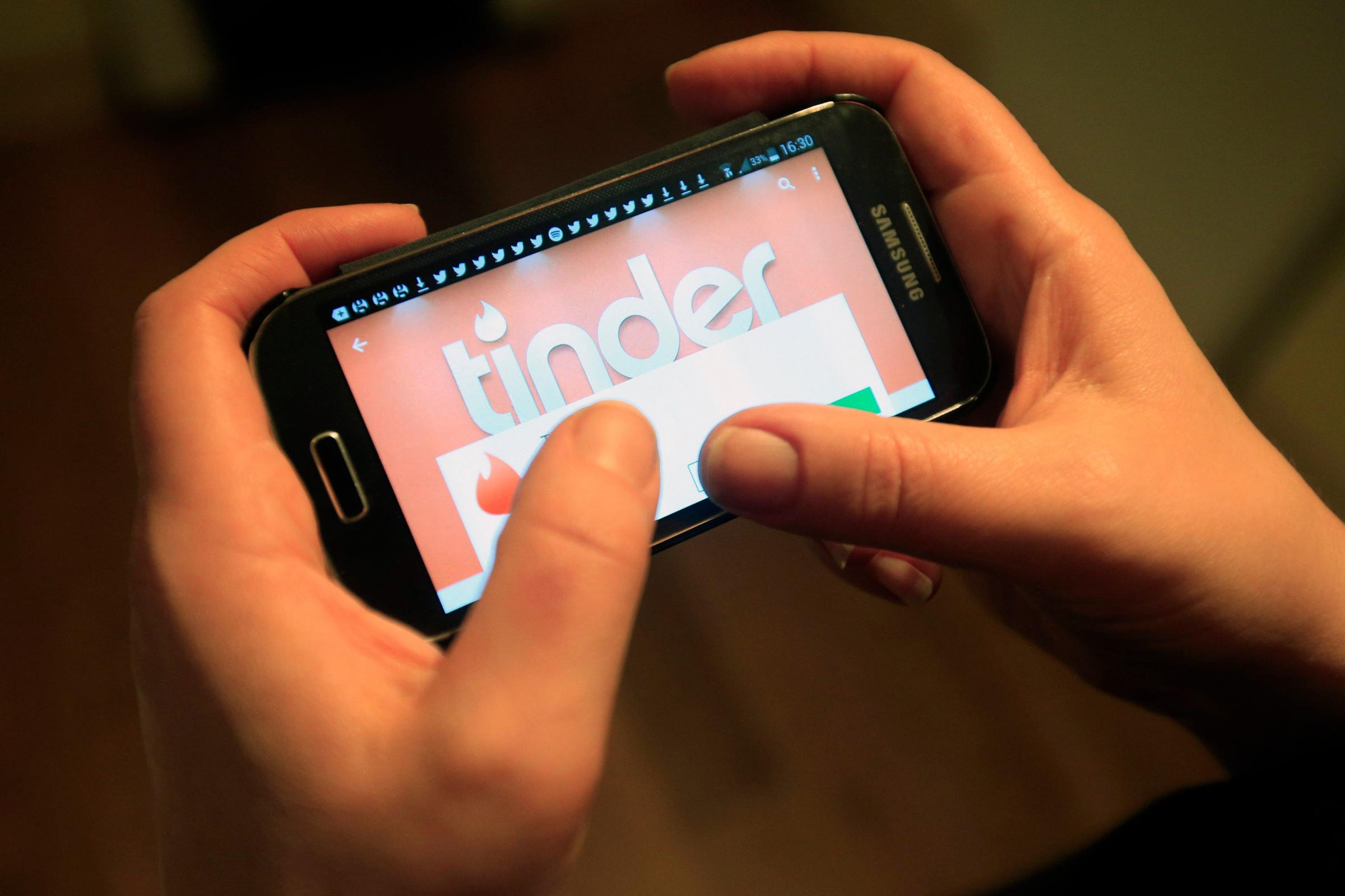 Tinder charges more for young gays, lesbians and the over-30s, says Which? - Vimarsana News