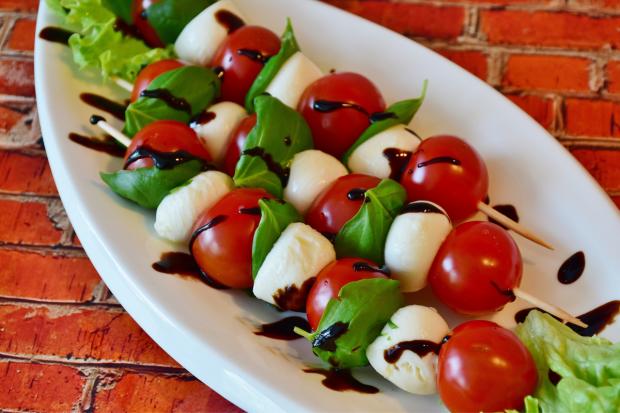 Chester and District Standard: Italian Caprese skewers. Credit: Canva