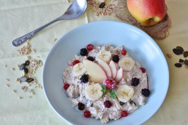 Chester and District Standard: Porridge with fruit (Canva)