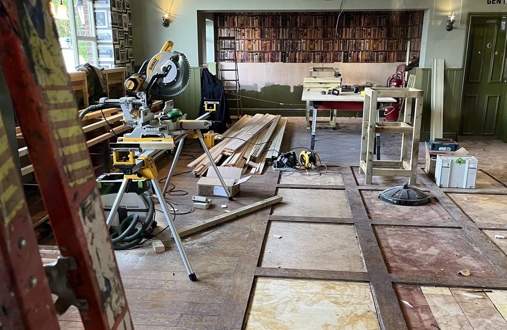 Behind the scenes look at Woolstons Rope and Anchor pubs £450k refurb. Pictures: Rope and Anchor