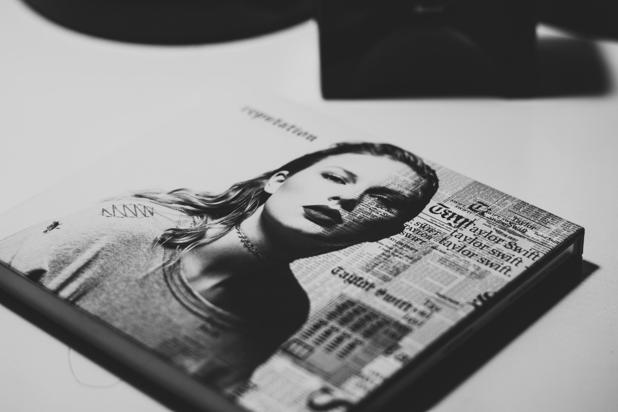 Taylor Swift book cover photo by Rosa Rafael on Unsplash.