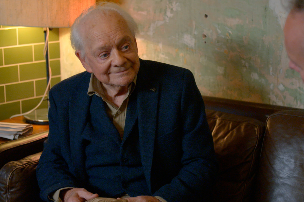 Only Fools and Horses' Sir David Jason reprises Del Boy role | Chester and District Standard - Vimarsana News