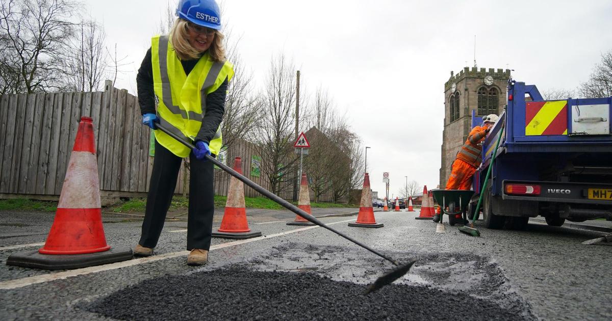 'Councils refusing to fix potholes deemed too small' | Chester and District Standard - Vimarsana News
